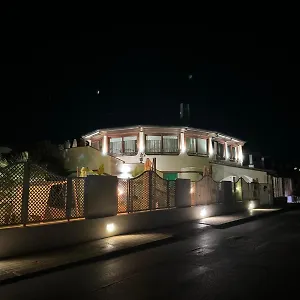 Couette-café Il Caimano B & B, Con Piscina Dall'11 Luglio Al 31 Agosto, Vulcano (Isola)